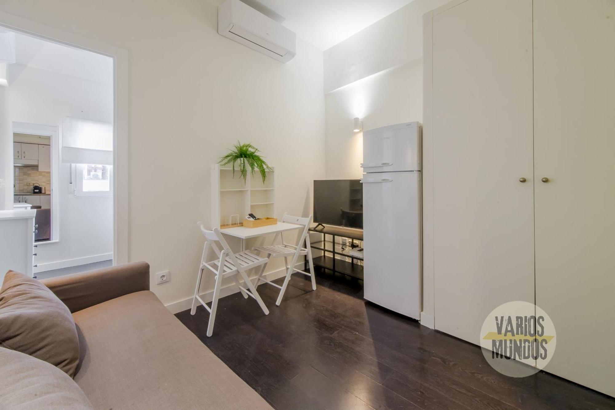 Confortable Apt Para 3 Pax A 1 Min De Gran Via Madrid Eksteriør billede